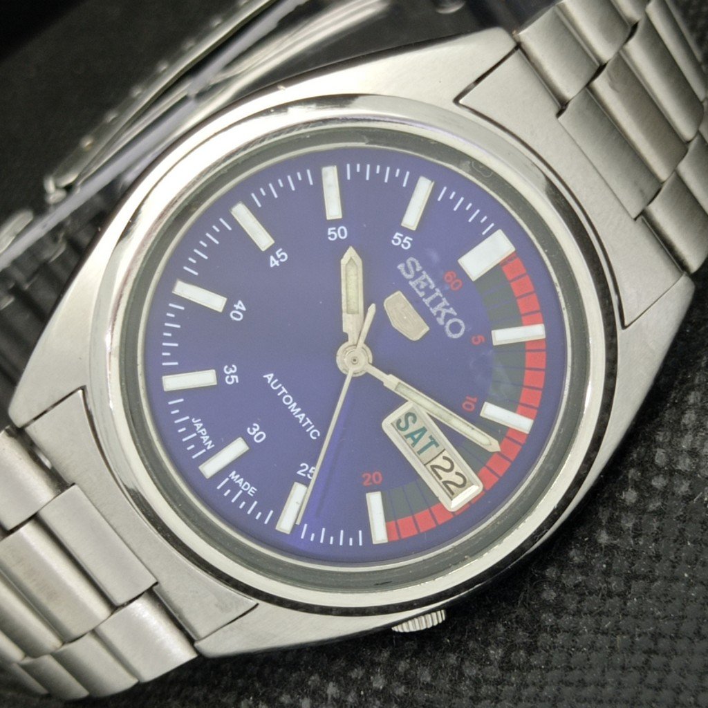 Vintage 1981 Seiko 5 Automatic Mens Silver Watch WDaydate  Blue Accents